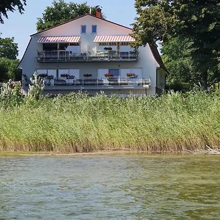 Seeschwalbe Plau 아파트 *